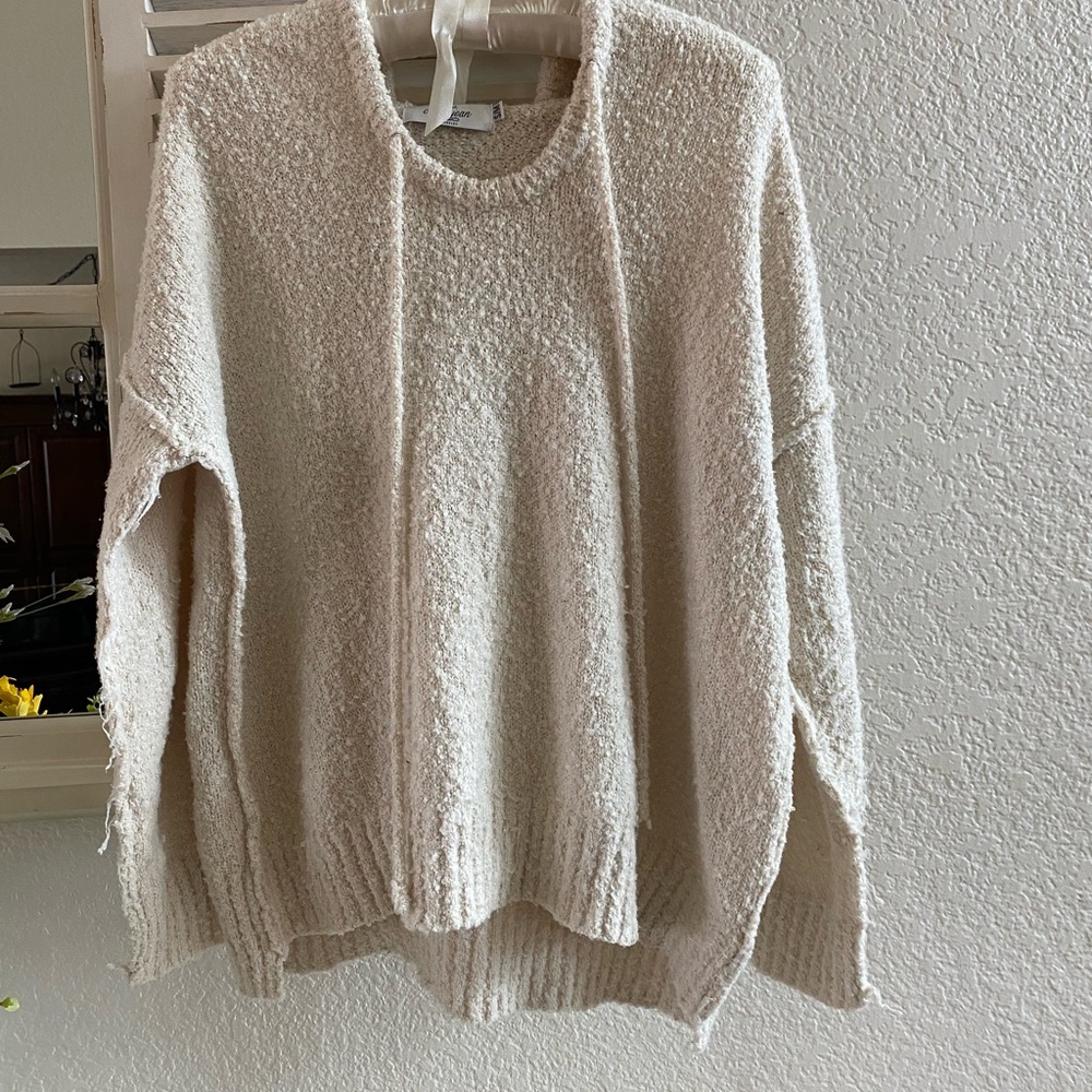 CJLA Isla Sweatshirt size S/M